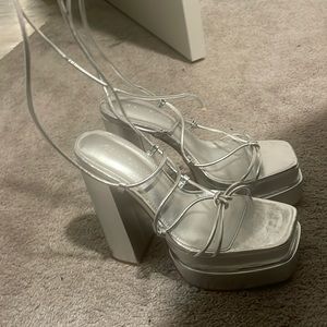 SLIVER MONSTER PLATFORM HEELS!